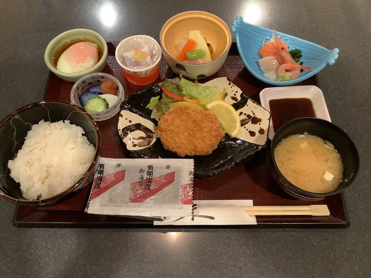 川越第一ホテル 川越駅東口より徒歩3分 S Tweet 21年4月18日 日 本日の朝食 献立は 小鉢 温泉玉子 刺身3種 牛肉コロッケ 野菜の炊き合わせ 焼き海苔 香の物 ご飯 味噌汁 川越 朝食 朝ごはん Trendsmap