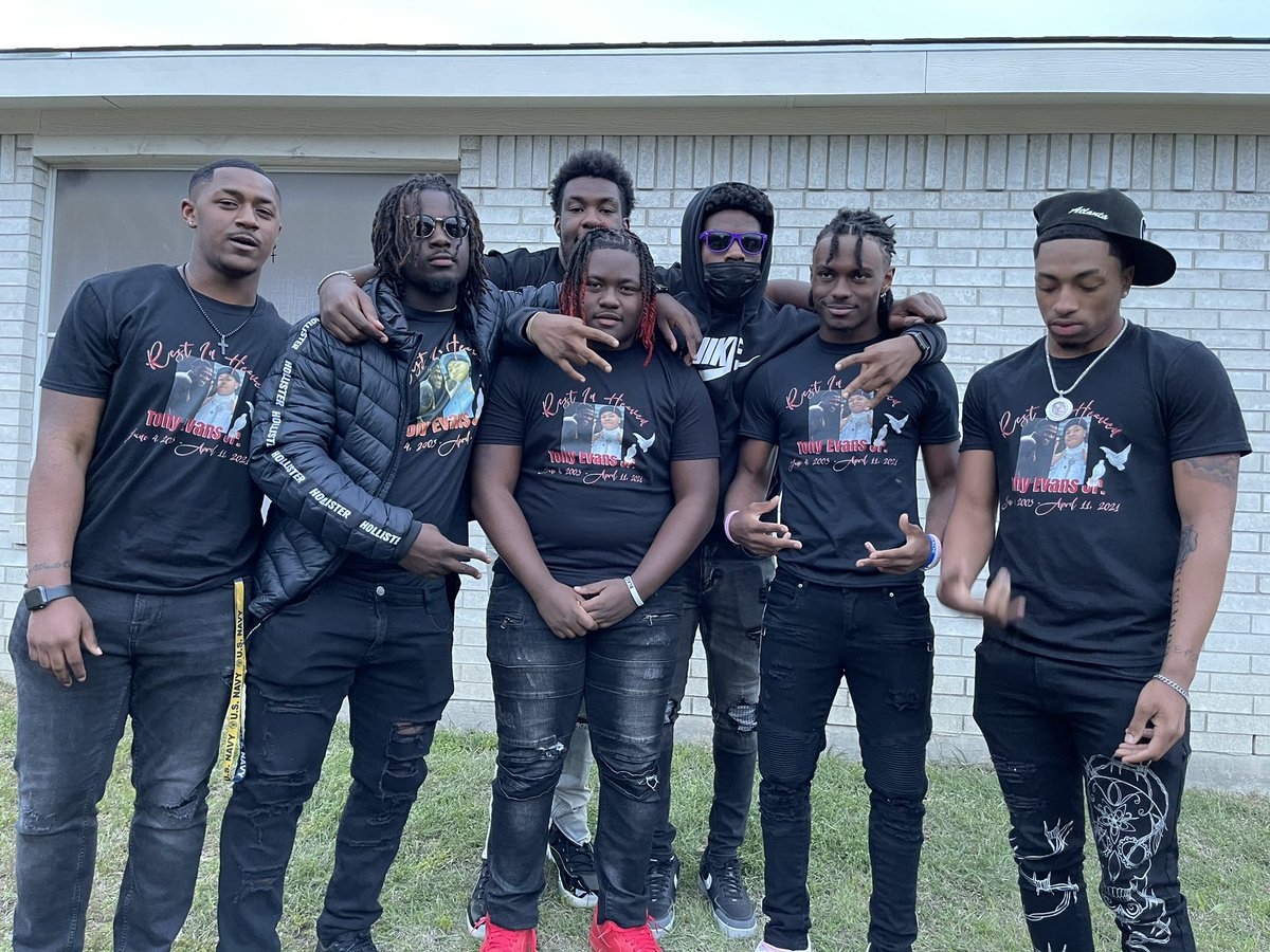 MommaHolly25's tweet image. My Boys 🤞🏾
#WEBO #LongLiveTony💔🕊🥺 @TonyEvansJr1