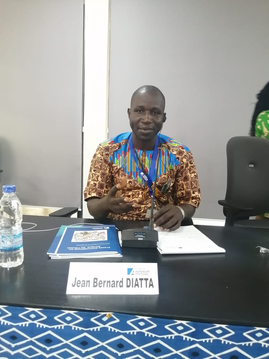 bernardhaer's tweet photo. @KasMedia je vous remercie du fond du cœur pour cet atelier riche d'enseignements fait à l'endroit des jeunes de 10 Pays d'Afrique Anglophones et Francophones. Avec vous l'espoir est permis de part l'engagement responsable de sa jeunesse.
Ensemble nous pourrons. https://t.co/uJRVljKgIc
