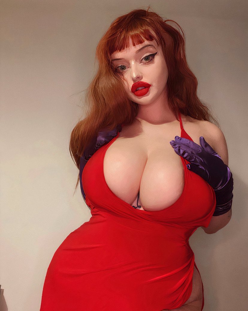 Looking terrific as Jessica Rabbit! LydiaFawn.