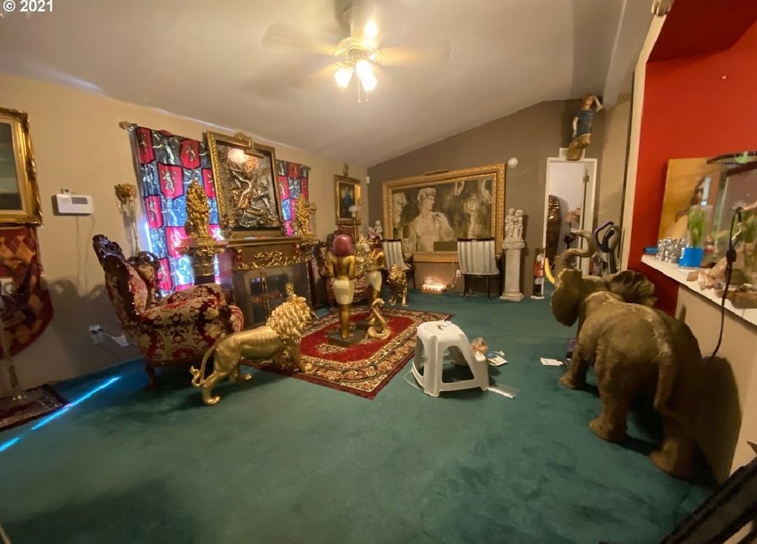 The Best of Zillow on Twitter "They fit the entire British Museum in