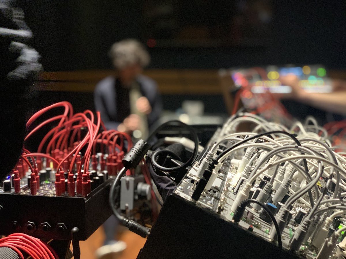 exp___'s tweet photo. リハーサル時の一コマ
@joemiura_sax on saxophone
@Z_Hyper on modular synths (left)
@_______kmmr 
on modular synths (right)

Photo: Yumiko Miyashita

Rehearsal for @exp___ at @CIRCUSTOKYO 2021/04/25

#modularsynthesizer
#saxophone 
#deephouse 
#techno
#jazz
#improvisation https://t.co/6bC0yE2KUk