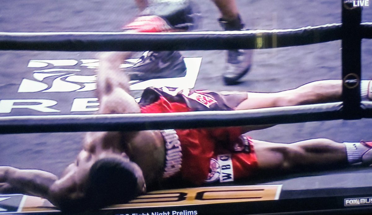 BoxingVitals's tweet photo. Congratulations to #Apochi on his 3rd KO on #Nicolson #PBC #Boxing ##Boxeo 🥊 https://t.co/k0yTxvyWq0