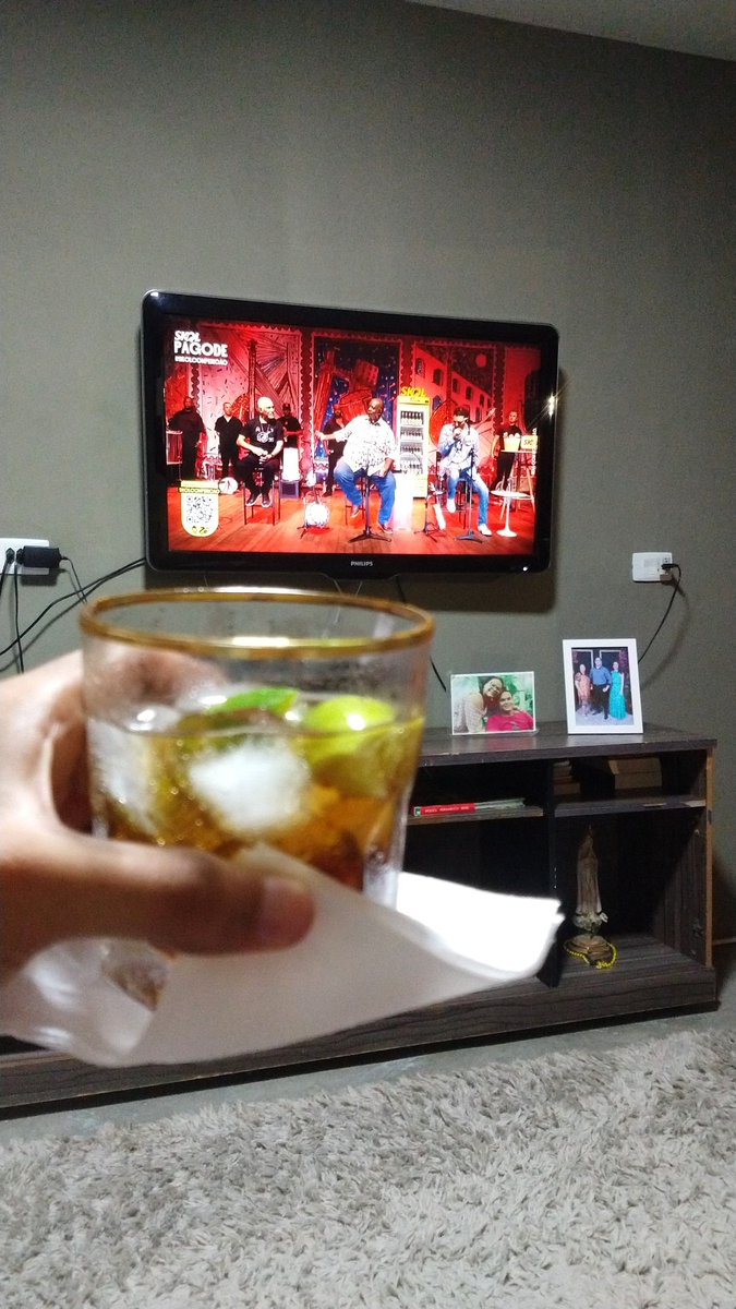 alveshugo9's tweet image. Culpa desses caras! 
#pagode90 #SkolComPericao