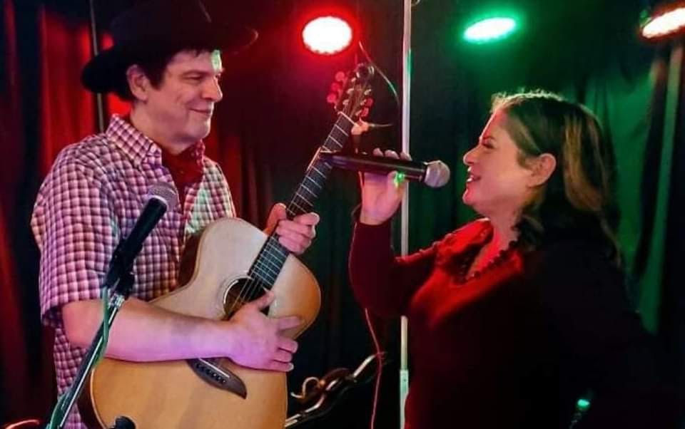 BeehiveStation's tweet photo. Lola and Neil Duo live at Beehive! We'll be playing a variety of music including jazz, blues, and soft rock. Come check us out and have some dinner from one of the yummy food carts! https://t.co/b0KQ7IrfML