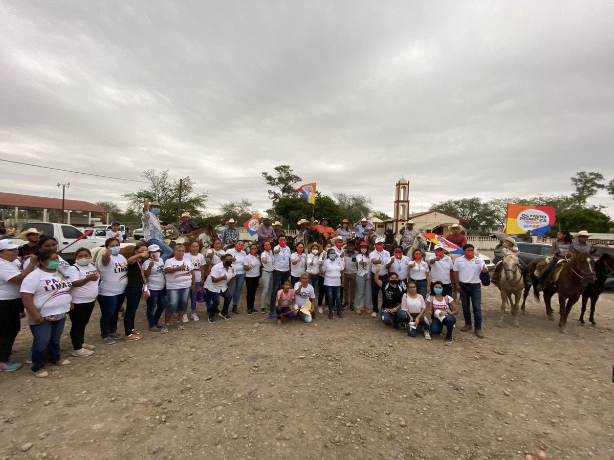 Xitlalic_SS's tweet photo. Vamos cabalgando rumbo a la victoria. Empezamos en Nuevo Tampaón y nuestro destino es el Palacio Municipal con nuestro próximo alcalde de #Tamuín #PacoLimas. Llevamos paso firme y seguro. Contigo... ¡Vamos a lograrlo! https://t.co/GCgPLeQXJC