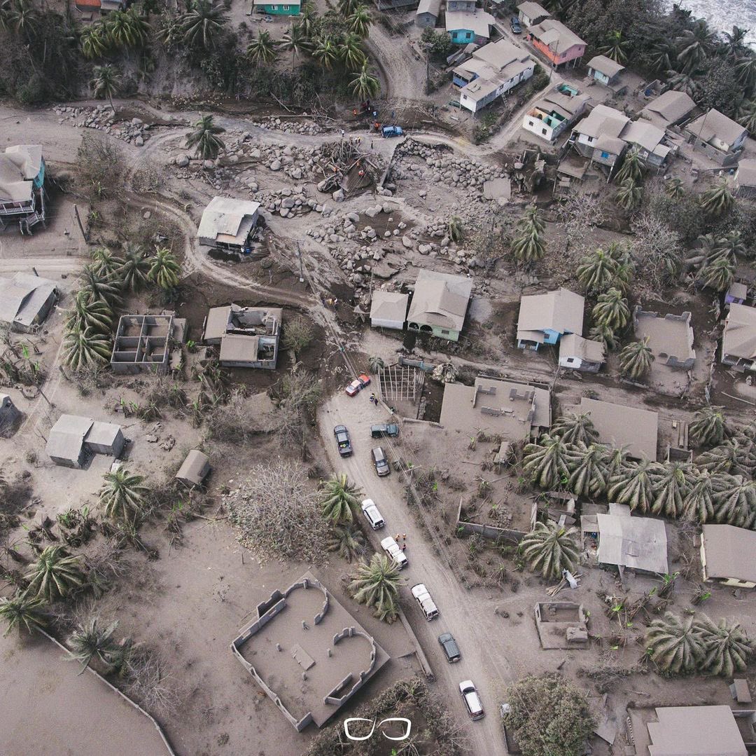 StvincentGren's tweet image. We will rise | 📍Sandy Bay | 📸: specs.visuals 
#LaSoufriereEruption2021 #LaSoufriereEruption #StVincentAndTheGrenadines #StVincentVolcano