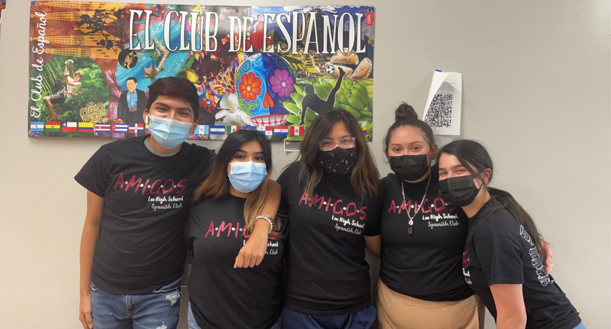 Introducing our 2020-2021 Spanish officers!
Spanish President- Liliana Perez
Vice President- Emely Navarro
Treasurer- Rubi Gusman
Secretary- Paulina Rios
And Social Media Secretary- Jose Mendez