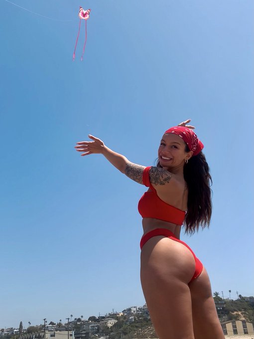 1 pic. Fully adjusting to my new life as California beach bum (thank you to a fan who gifted this amazing