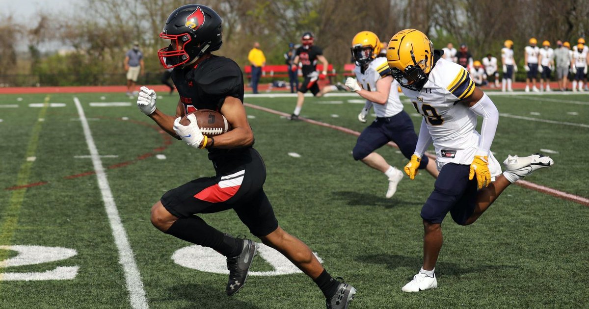 CatholicU_Cards's tweet photo. .@CatholicU_FB senior Brady Berger connected with junior Preston Jeffrey for a 65-yard touchdown pass to give the Cardinals a 27-22 victory over Wilkes Saturday at Schmidt Stadium.

RECAP: https://t.co/dP5H4SMRO8 

#ThisIsCatholicU #d3fb https://t.co/zadrFKN6G1