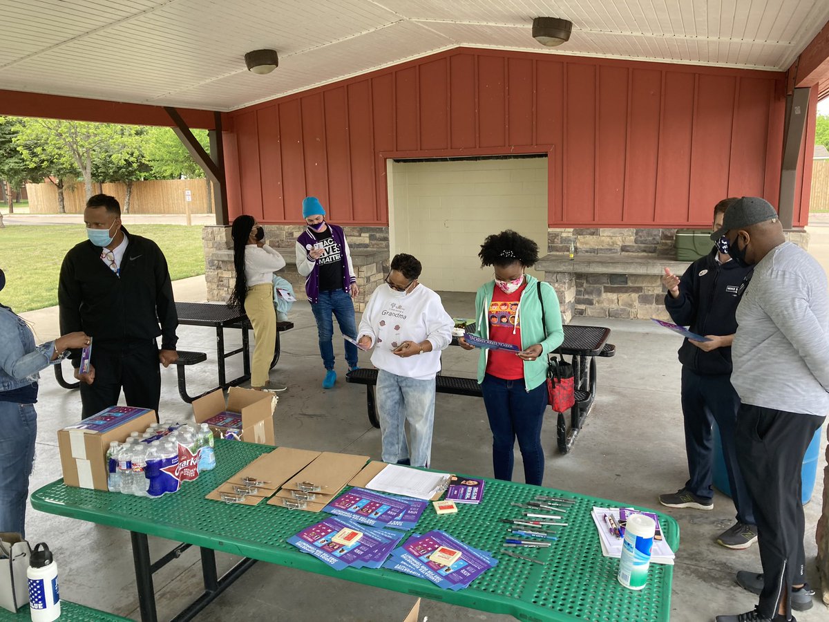 GoRegister2Vote's tweet image. Today the R2V team co-hosted a Get Out the Vote rally with the Grand Prairie NAACP.
 
Important issues on the May 1 ballot in Grand Prairie include a $75m bond measure &amp;amp; making sure it benefits the local community.

After meeting up we hit the streets — some for the first time!