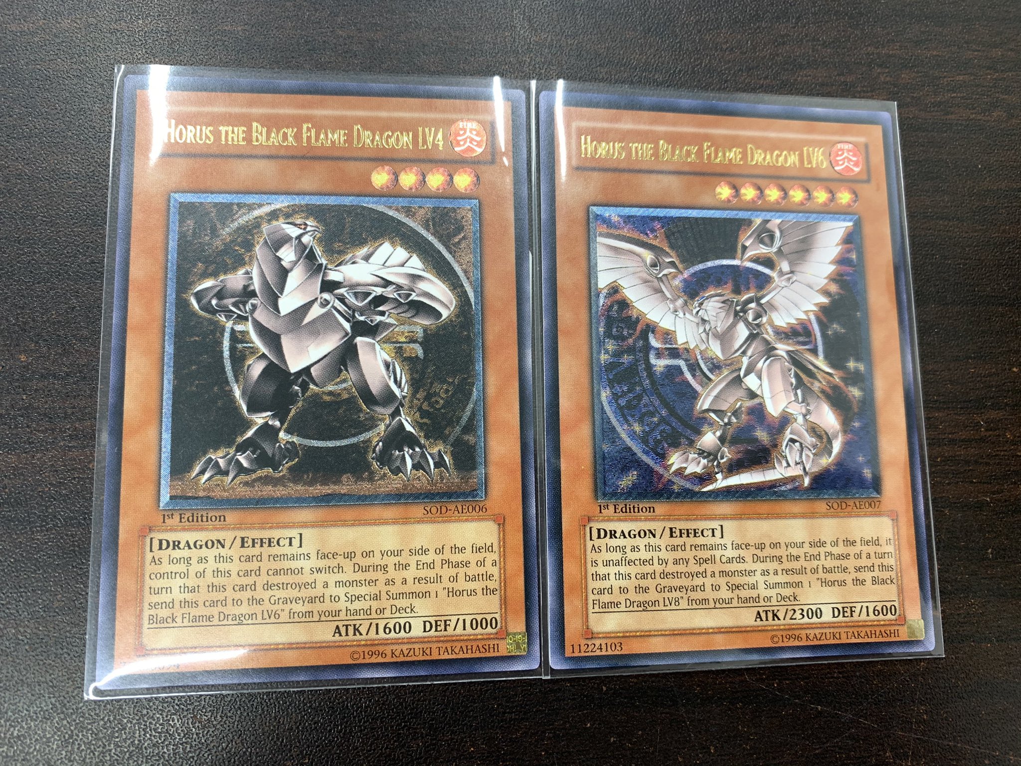 遊戯王　ホルスの黒炎竜LV6 レリーフ　旧アジア版　PSA8 SOD-AE007 Amazon.co.jp: 遊戯王OCG ホルスの黒炎竜 LV6 スーパーレア