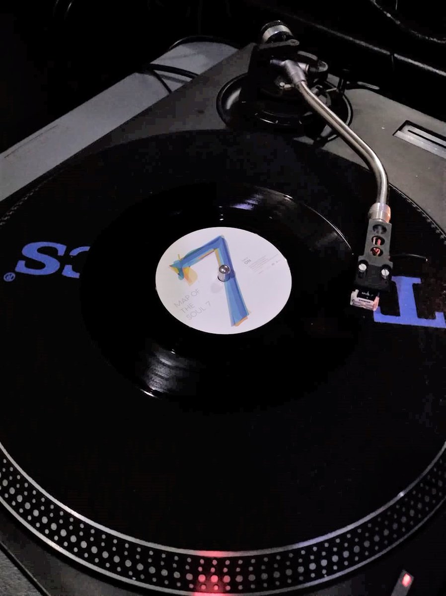 jrabinski13's tweet photo. I'm still not over the fact we played @BTS_twt's ON on vinyl during #KingsOfVinyl yest. Thanks @urwithsnoogie 4 letting me end your show, @iamjasonm &amp; @JudeBacalso for 💜💜💜 #DearNamjoon listening to BTS on vinyl is the sensory overload we need. When?

https://t.co/zn53TaDBZe https://t.co/SMjxwduiji