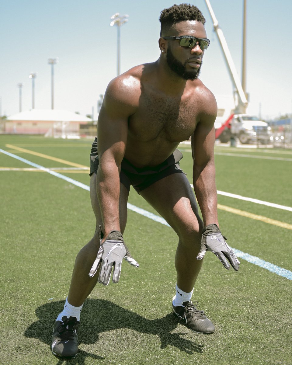 <a href="/Iamxavienhoward/">Xavien Howard</a> @jayceehorn_10 @Noah_Igbo9 <a href="/KennyKennyMoe3/">Kenny Moore II</a> Gotta love the process!! 😤😤
#SFSP 🏁1%