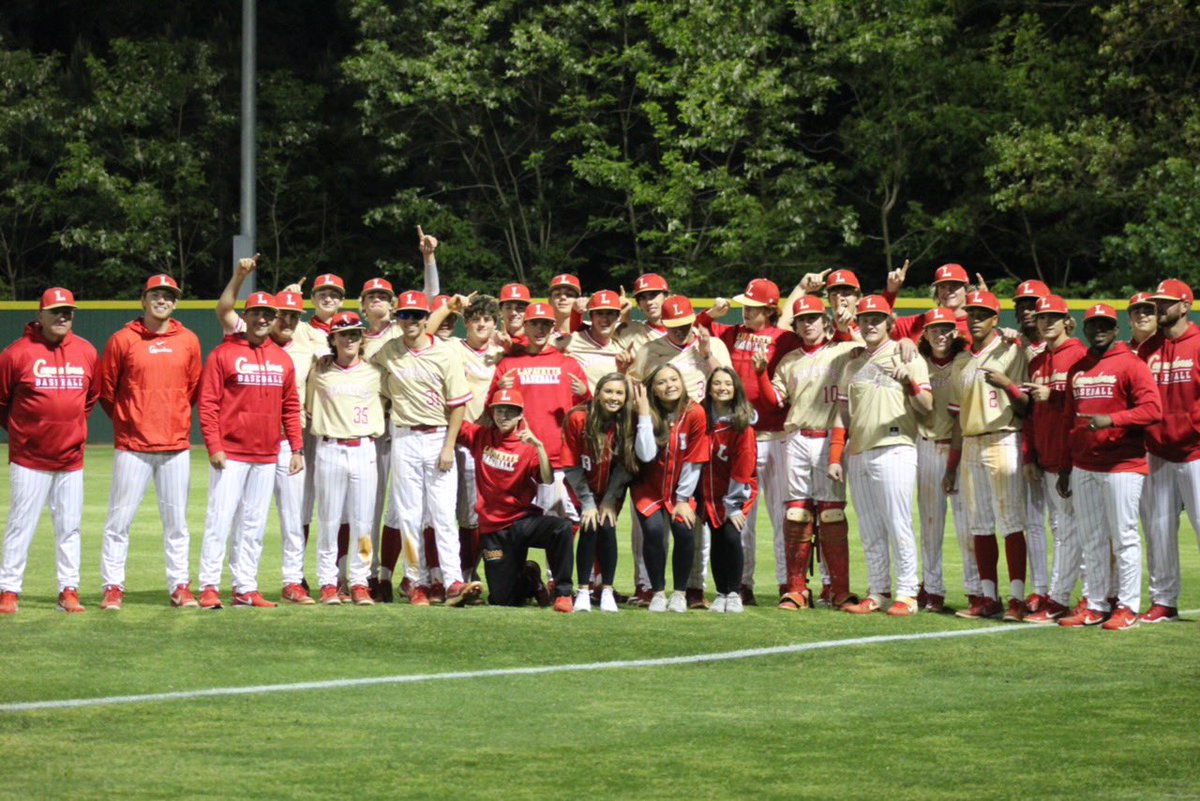 Your Commodores complete the sweep of Center Hill and claim the Region 1-5A Championship.