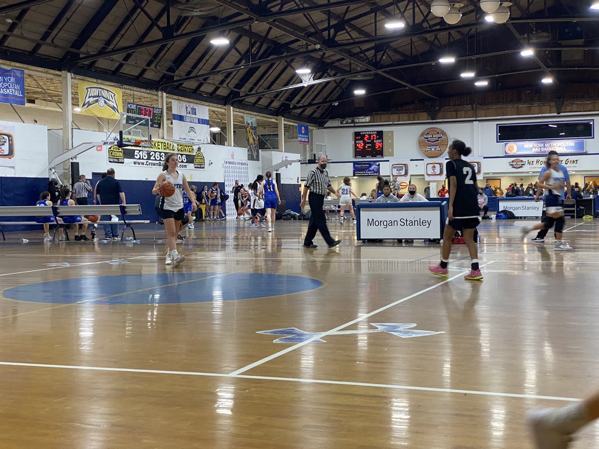 unitedNJaau's tweet photo. 16u Platinum with a big win v Lady X-Men. Great defensive effort set the tone for the win @brookebaisley24 @MayaSummerville @rachel_castela @MadisonJenisch @JenischSydney @DevriesTabby @KendraRigo @emmahall2023 @LiaManuel2 @olivia2weiss https://t.co/ghgfrPN1Ht