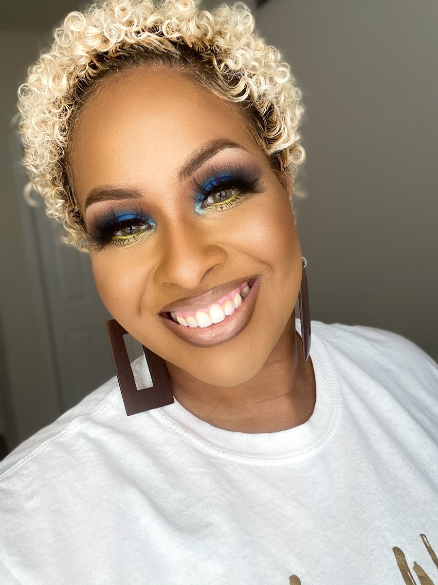 dhbeautyful's tweet photo. 💙💙💛💛
What y’all think? https://t.co/gksHmGQc61