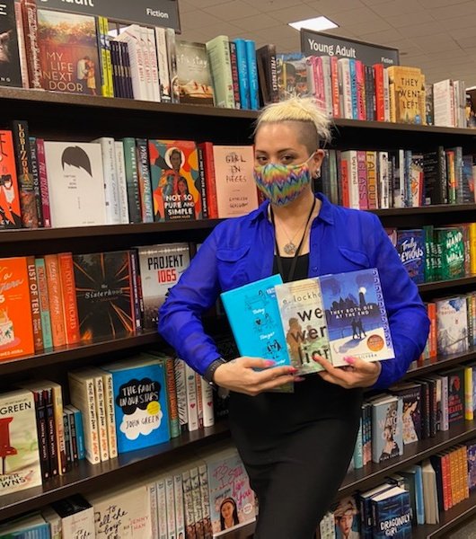 BNWestHartford's tweet photo. Gloomy days call for YA 🌧📚
@rlynn_solomon @AdamSilvera @elockhart
#bookstagram #booktok #wewereliars #bnwesthartford #bluebacksquare #weha #barnesandnoble https://t.co/y0Of8Daryv