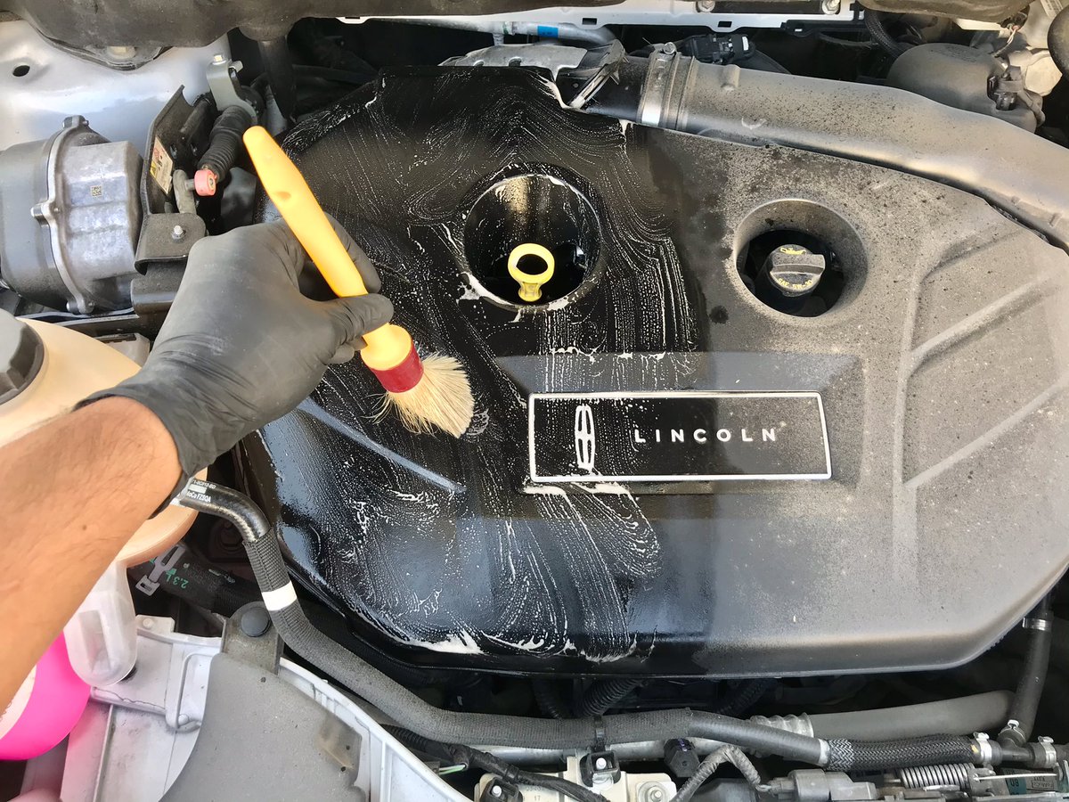 DPCMex's tweet photo. Una probadita del full detailing que le estamos haciendo a este #Lincoln #MKC

#DetailingPerformanceCenter #DPCMexico #Queretaro https://t.co/0RKMlxvbOp