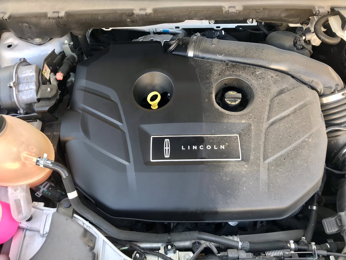 DPCMex's tweet photo. Una probadita del full detailing que le estamos haciendo a este #Lincoln #MKC

#DetailingPerformanceCenter #DPCMexico #Queretaro https://t.co/0RKMlxvbOp