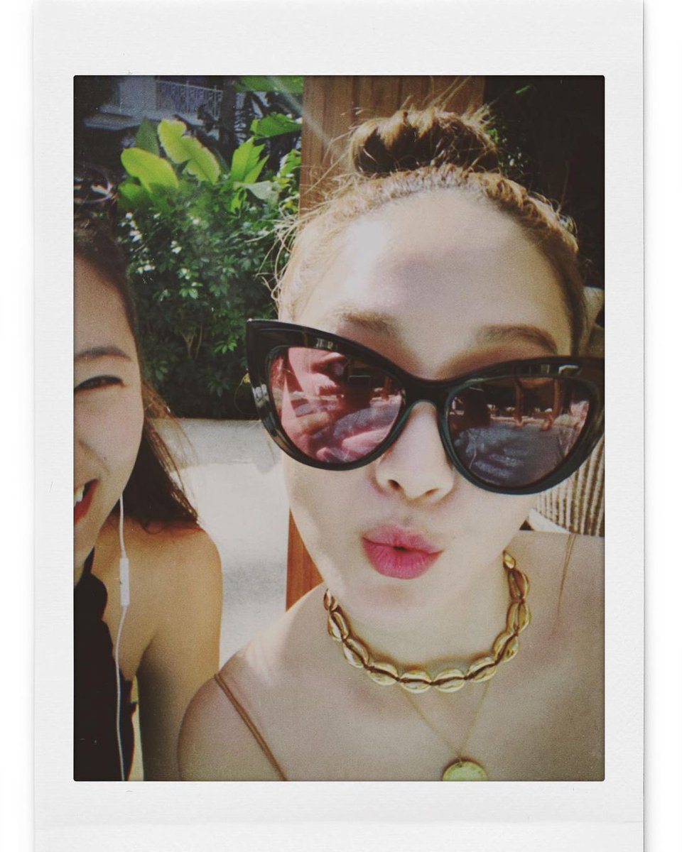vousmevoyez_twt's tweet photo. happy birthday to my one and only unnieeeee🎂 u know i love u @Jessi__sy https://t.co/tzSdKQYBW8