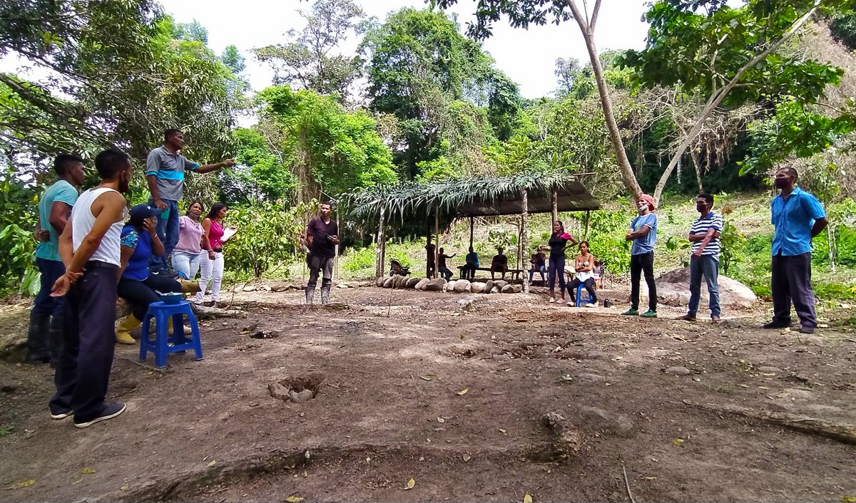 MCM16A's tweet photo. Este Sábado 17 de Abril del 2021 conmemoramos los 25 años del Día Mundial de la Lucha Campesina, fecha clave desde 1996. Desde el #MCM16A seguimos impulsando la Organización de los Campesinos con conciencia para la producción popular. #SinLuchaCampesina #NoHayRevoluciónAgraria https://t.co/ldCtUwEYoJ