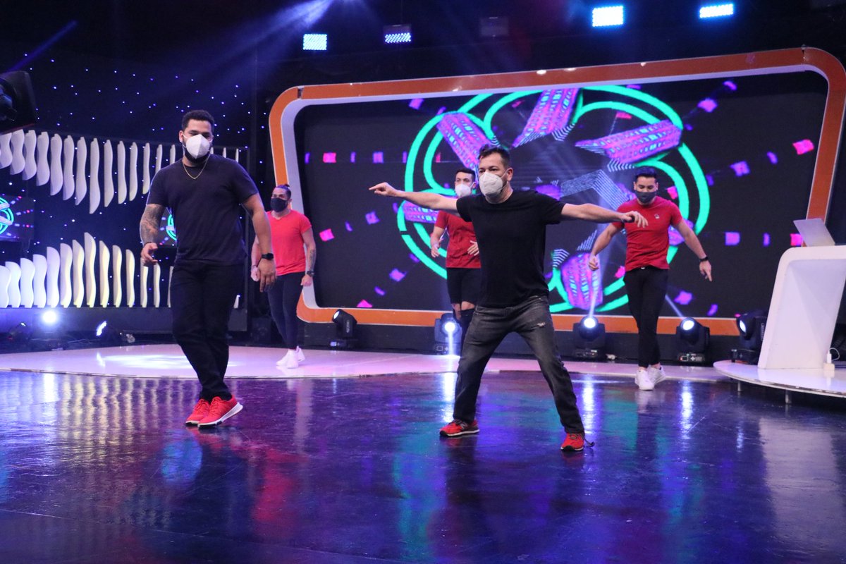 ElConejoTv's tweet image. Electrizante presentación de los #Conejitos 🐰✨⚡

Califica su baile. 😂😎🎉

📌  💻       

telefuturo.com.py