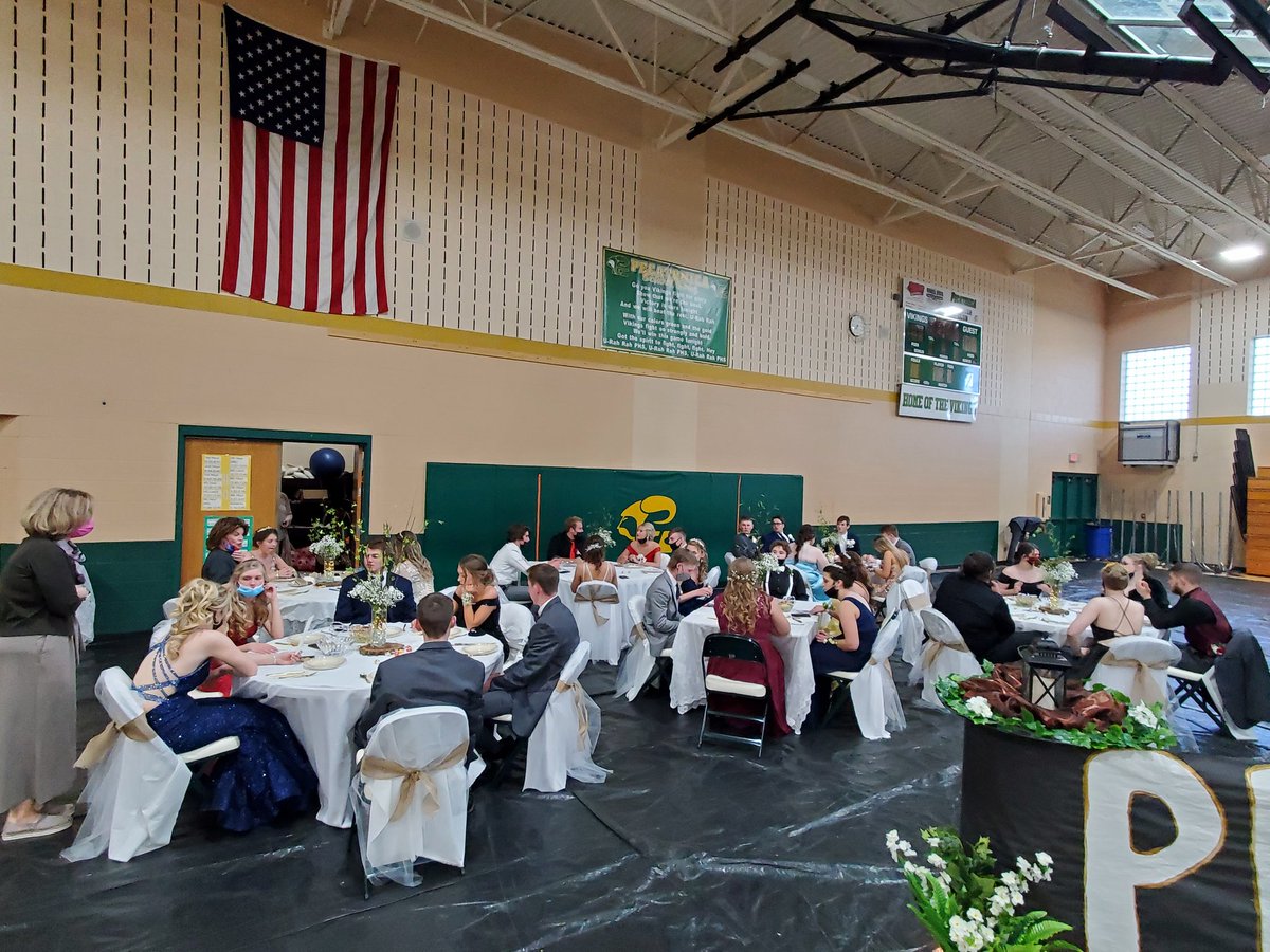 PManriquez_6's tweet photo. What a great night as we celebrate Pecatonica Prom 2021! I appreciate everyone's cooperation to be able to host this event in a fun and safe way. Our kids deserved n really needed this!#PecPride https://t.co/mWUwfOKWNX