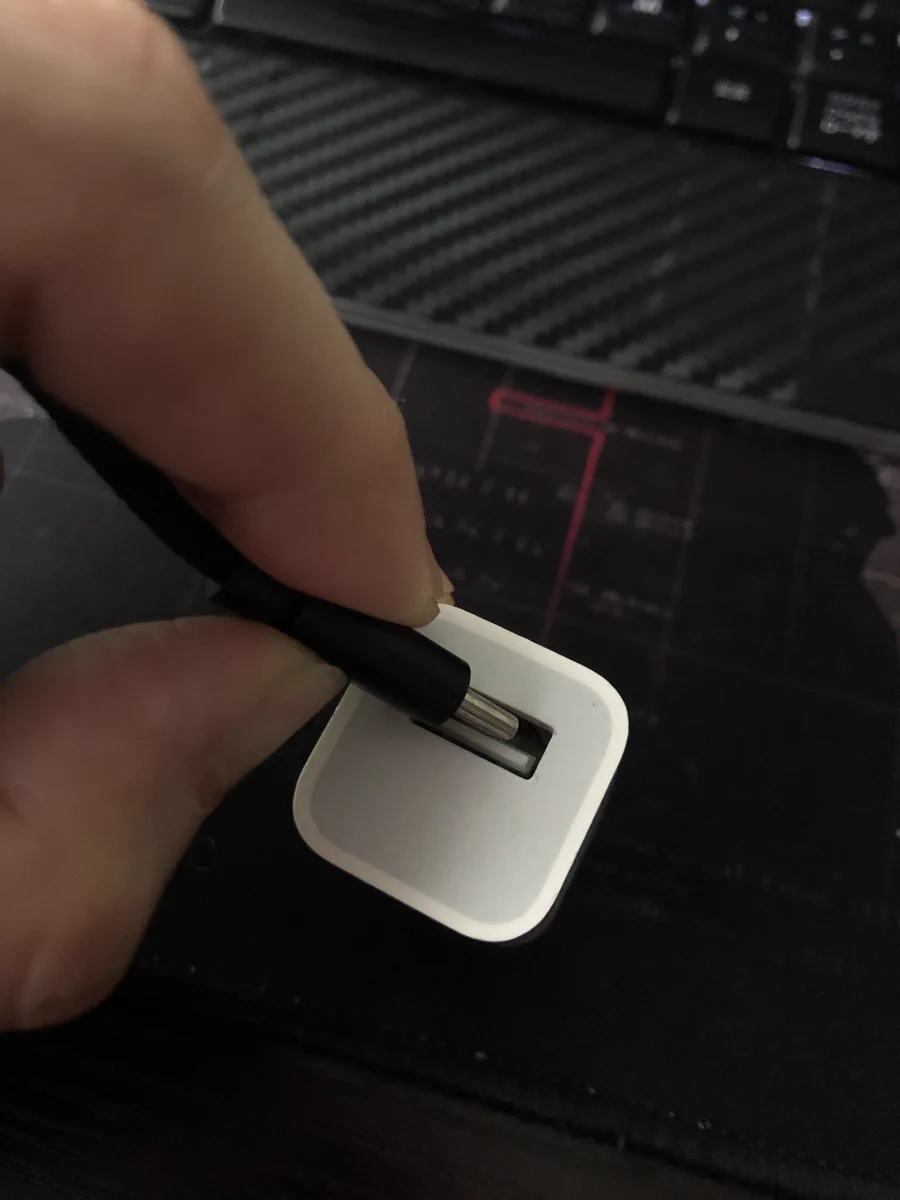 これは危ない、USBｰCコネクターをAコネクターに刺すとパソコンがショート！
