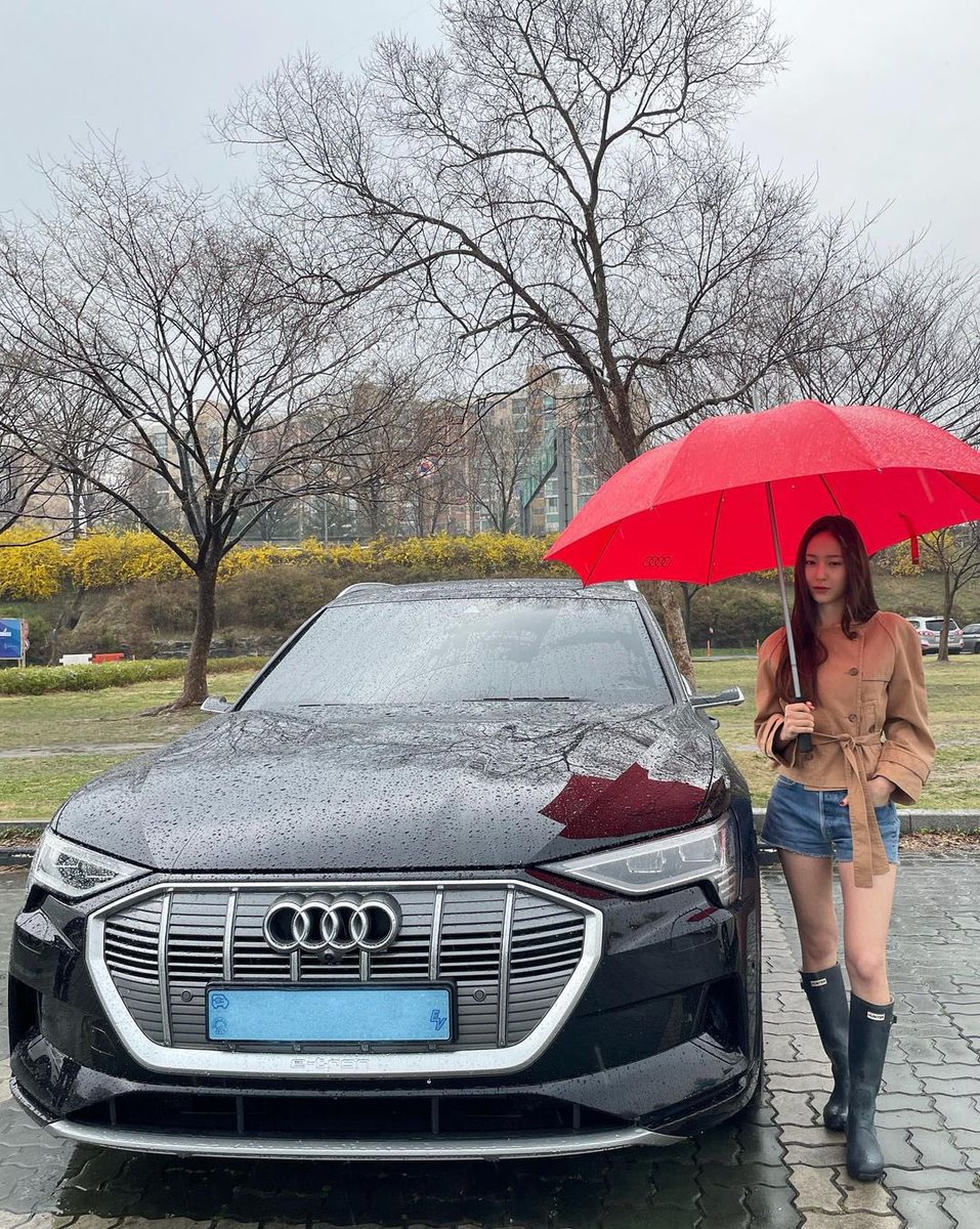 #vousmevoyez: #audi_ambassador 
in the rain with #myetron ☔️ #ad