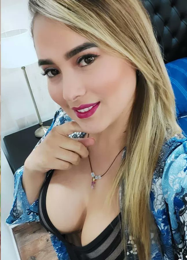 HotPablito5's tweet photo. @vicmatosatv Mis amores 😘 RT y te llegó al DM 😈🙈 https://t.co/VNYdsmXtNV