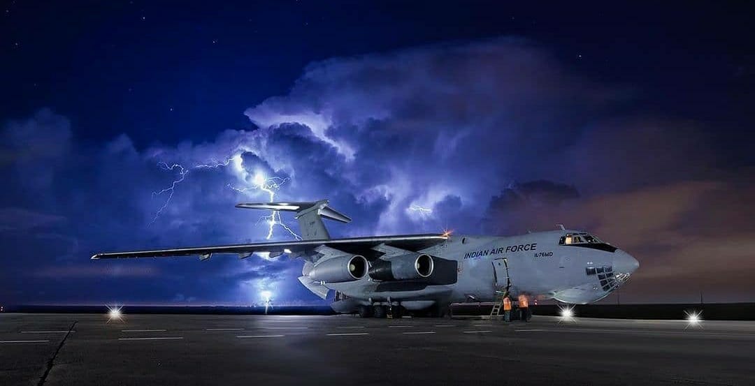 PRO Shillong, Ministry of Defence (@proshillong) on Twitter photo Lightening smile & Thunderous salute to 'Mighty Jets' of IAF ,as they "Touch The Sky With Glory".
PC : <a href="/IAF_MCC/">Indian Air Force</a> Lightening smile & Thunderous salute to 'Mighty Jets' of IAF ,as they "Touch The Sky With Glory".
PC : <a href="/IAF_MCC/">Indian Air Force</a>