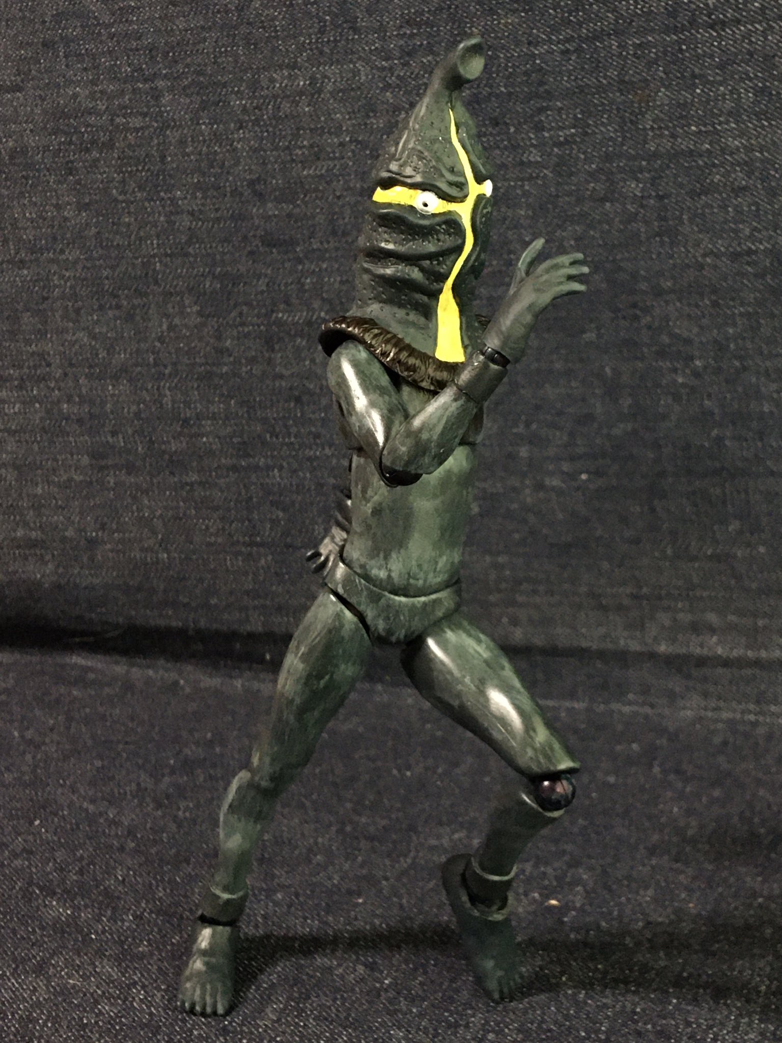 Shintaro Nkn ウルトラ怪獣シリーズ 09 ケムール人 と 1 12 素体くん を組み合わせて ケムール人可動 フィギュアを作ってみた ウルトラフィギュア改造同好会 T Co Szunossezk Twitter