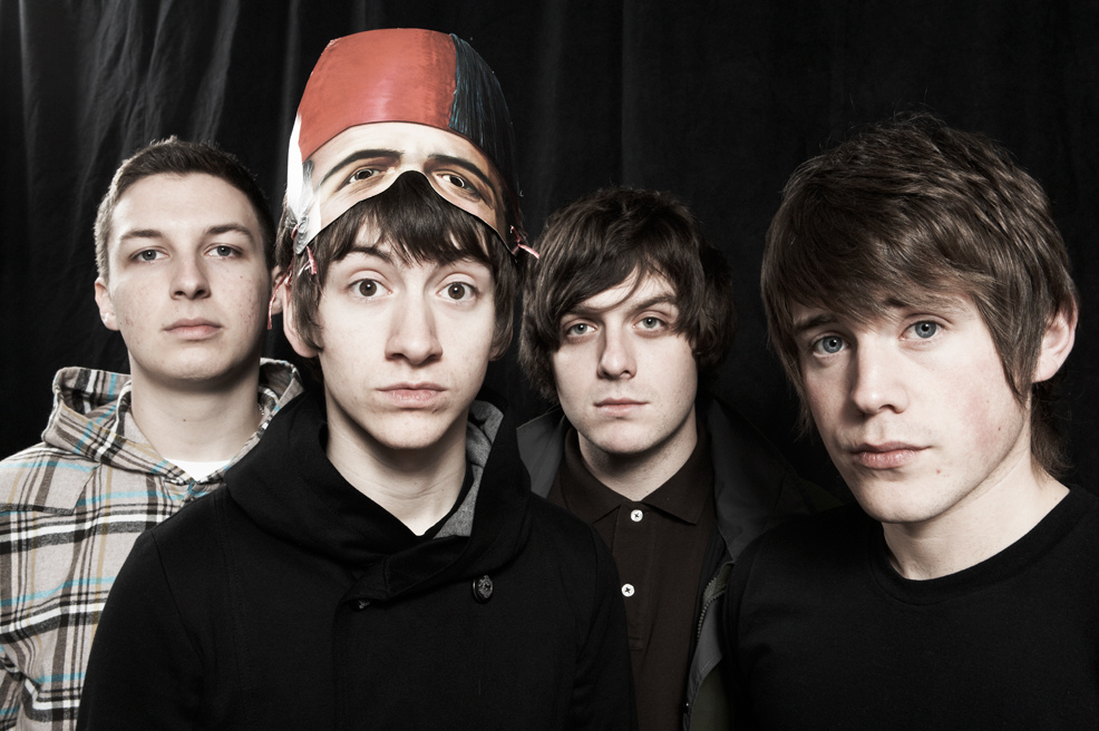 rw_rewired's tweet image. Hoy hace 14 años se lanzaba el segundo álbum de estudio de Arctic Monkeys, &quot;Favourite Worst Nightmare&quot;.

Te dejamos el video que hicimos hablando de este espectacular álbum acá ➡️ youtu.be/01L7O5t6pkQ

#FavouriteWorstNightmare