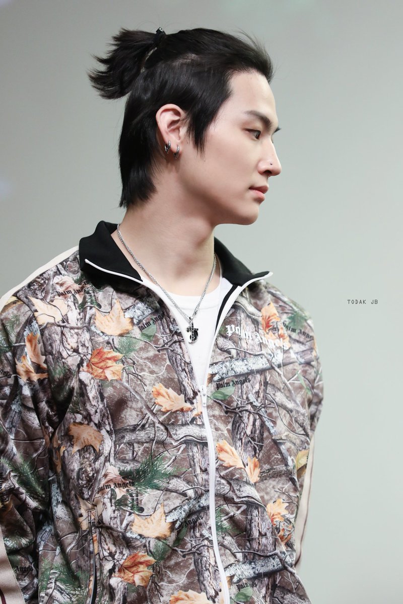 jaybaifern's tweet image. คุณโอเคที่จะไม่มีแฟนเพราะผมหรอครับ? นั่นก็เป็นไปได้นะ แต่ผมไม่สามารถเป็นแฟนจริงๆให้ได้หรอกครับ ถ้าเกิดได้เจอคนดีๆก็ลองดูนะครับ
​
                                           อิม แจบอม

#ลีดเดอร์เจบีเพื่อนรัก
#Def #JAYB #Jaebeom @JAYBDEF___ 
#GOT7 #IGOT7 @GOT7Official