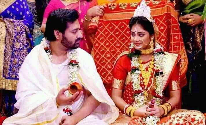 BikramjitChakra's tweet photo. 46
Following Justice
Unfollowing Injustice
@StarJalsha_ say #No_Favourism
Say #Yes_Talents
#WESTANDBYMOHOR
#MOHORat8pm
#MOHODEEPfacingINJUSTICE
#AudienceLoveMOHOR
#RescheduleTimingofMohor
@Starindia 
#Righttochoice we'll have,if u won't #RescheduleTimingofMohor https://t.co/JnMirmK25j