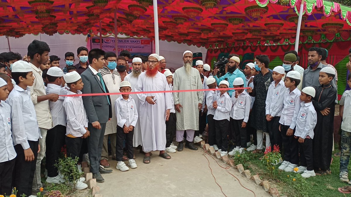 VakfYetimler's tweet photo. Yetimler vakfi olarak Bangladeş'te Fesih Güler Hoca Yetimhanesi açıldı. Burda 40 yetim yatılı kalacak ve inşallah kur'an hadis öğrenip  dâî ( Dava eden kişi) olacak. 

এতিমলার ভাকফি হিসাবে বাংলাদেশে ৪০ এতিমের আবাসিক ব্যবস্থা সম্পূর্ণ  "ফেসিহ গুলের হোজা এতিমখানা" উদ্বোধন করা হয়। https://t.co/Sc16FGRTXO