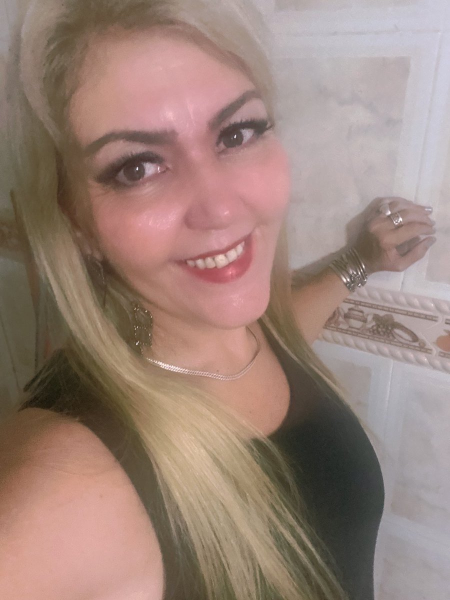 Quem vive da opinião dos outros,  mata um pouco de si.
(Jani Milagres)🌿🌹🕊