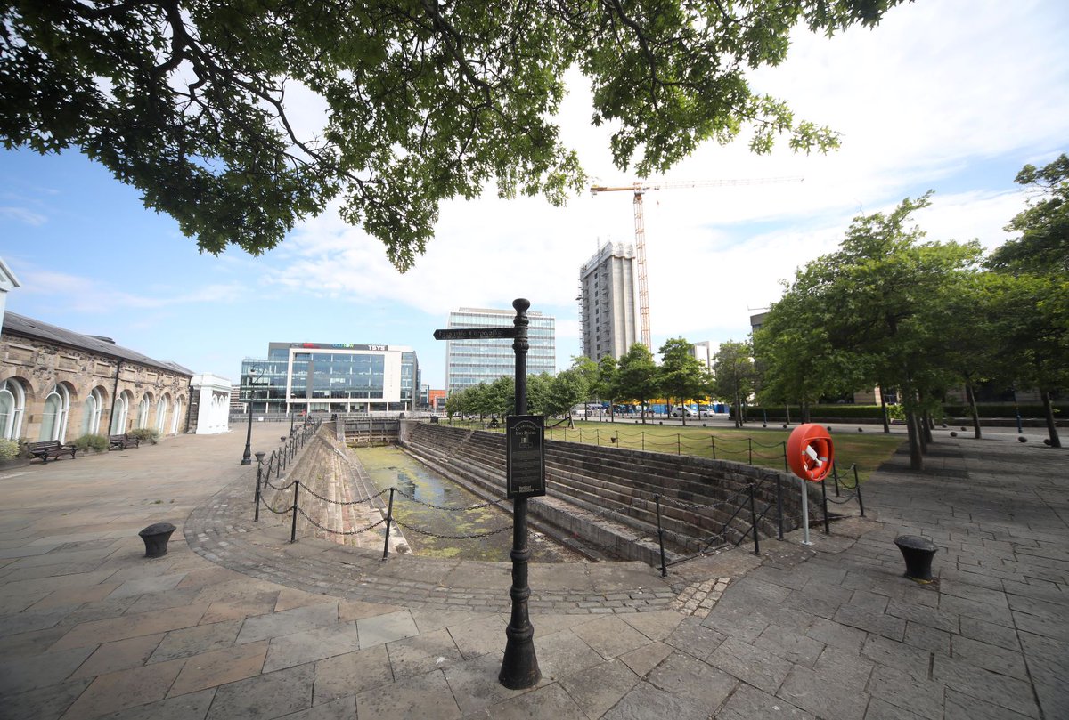 MaritimeBelfast's tweet photo. It’s International Day of Monuments &amp; Sites #ICOMOS 

From the scheduled monuments of our historic dry docks &amp; heritage sites, to our iconic Titanic Belfast &amp; Slipways, Belfast's Maritime Mile is rich with heritage &amp; innovation.

#ComplexPasts #DiverseFutures #WorldHeritageDay https://t.co/HUtf8aLjb6