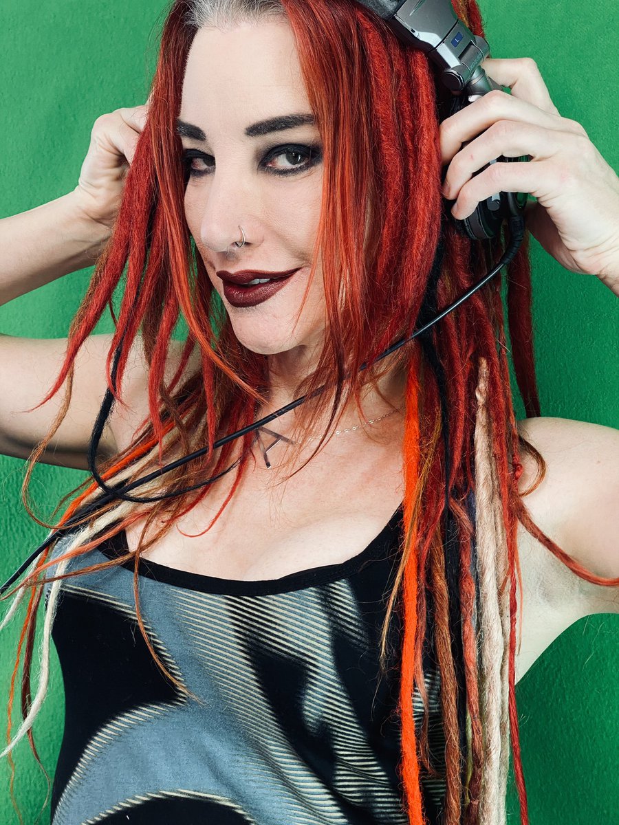 Up next! <a href="/adrianabootie/">Adriana A</a> coming on our Twitch: giving you the best ‘80s &amp; ‘90s mashups ! Twitch.tv/BootieMashup