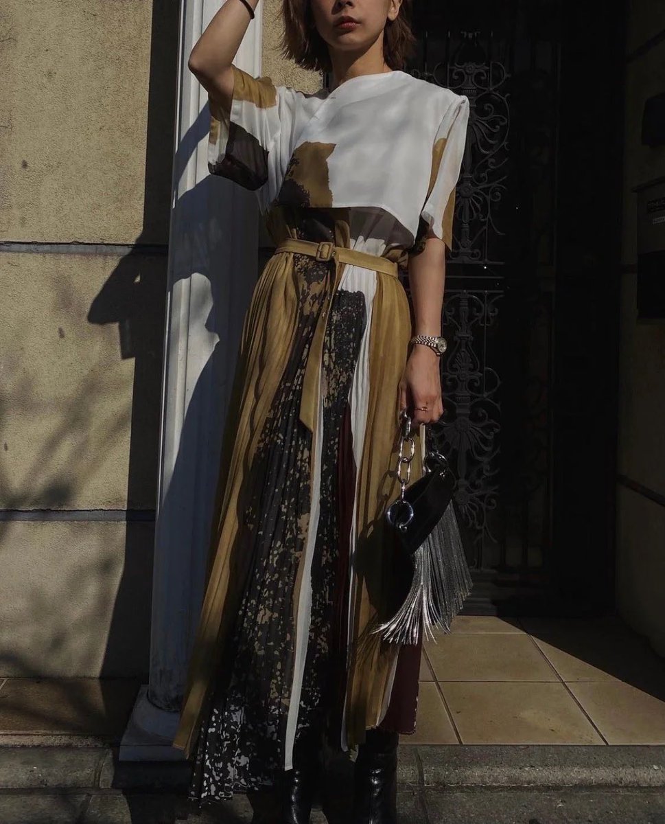 あめどちゃん アメリヴィンテージのワンピースが可愛くて弟の結婚式のドレスこれにしちゃおうかと迷っているのだけど いろんなところで高い割に生地が って書かれてて迷うな 前後両方で着れてベルト無しでも可愛いしいいな と思うのだけど