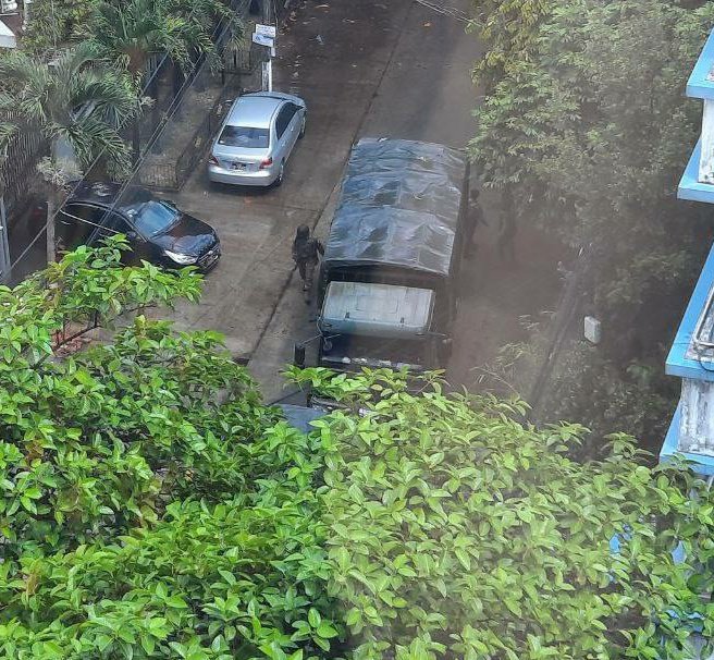 sfys_nn's tweet photo. Military terrorists abducted two people from 16th ZawTiKa street, Thingangyun said an eyewitness.

#WhatsHappeningInMyanmar
#Apr18Coup https://t.co/DpZbdJeiOR
