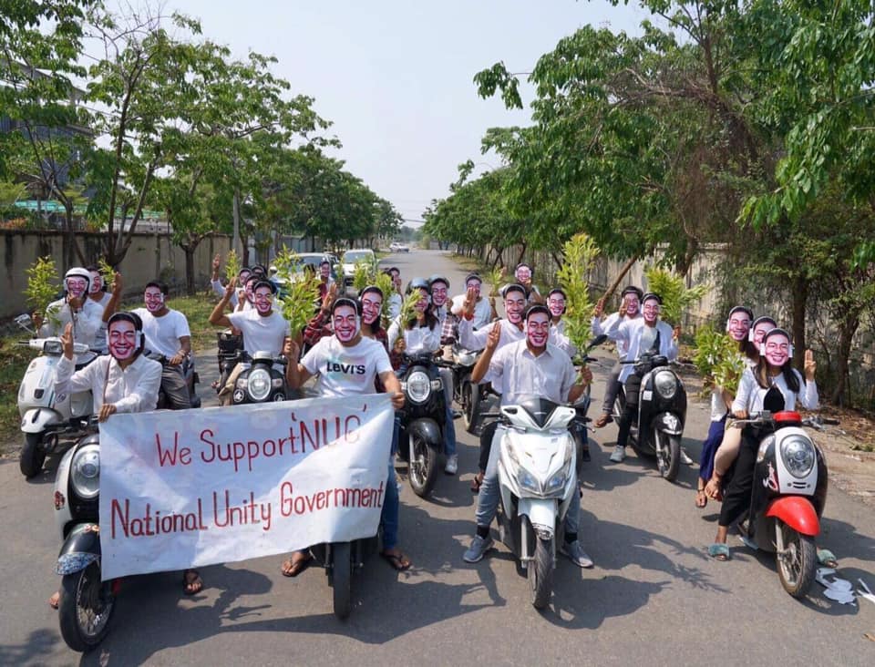 Youth in Mandalay welcomed the newly formed National Unity Government (NUG), an interim cabinet established by the Committee Representing Pyidaungsu Hluttaw- CRPH. Protesters wore masks featuring the face of Dr Sasa, NUG minister and former special envoy to the UN under the CRPH.