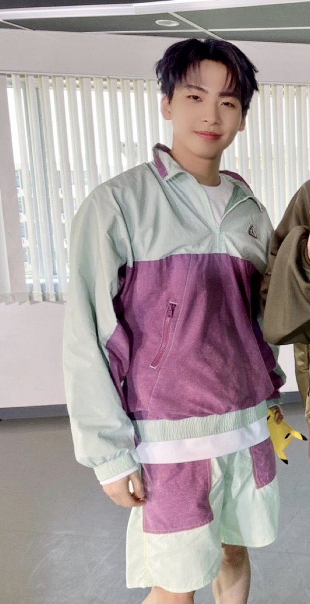 蓮くんお疲れ様でした😘✨💙 相変わらずの可愛らしさと美脚で