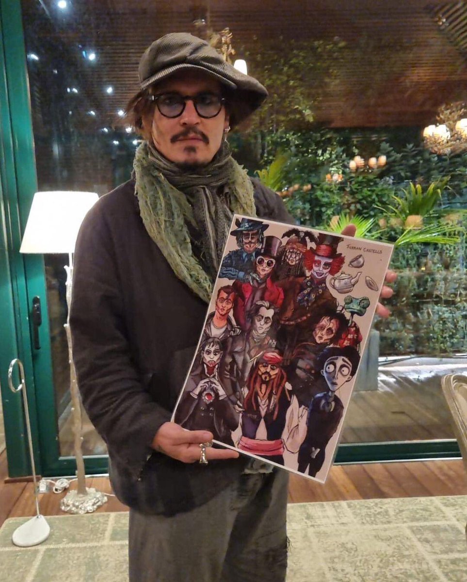 CiaraFutalan's tweet photo. Looking strong #JohnnyDepp #JohnnyDeppIsComingBack #JusticeForJohnnyDepp #LoveProtectSupportJD #PositivityForJohnnyDepp #WeSupportJohnnyDepp #WeStandWithJohnnyDepp ππππππ https://t.co/R6HocVvFzy