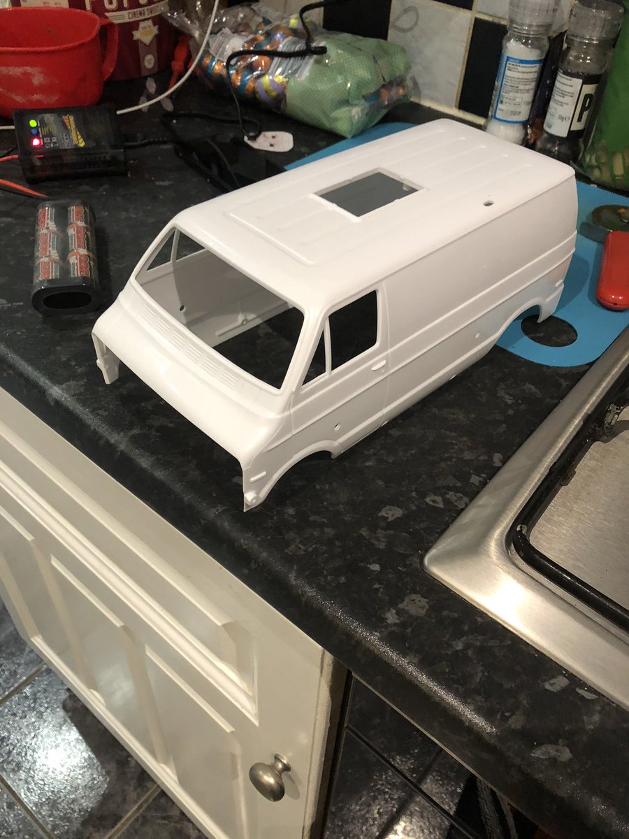 lukebrackenbury's tweet image. Today we choose the colour. First ever RC build. Belongs to my youngest. Hope he lets me have a drive.
#tamiya #lunchbox #rcbuild