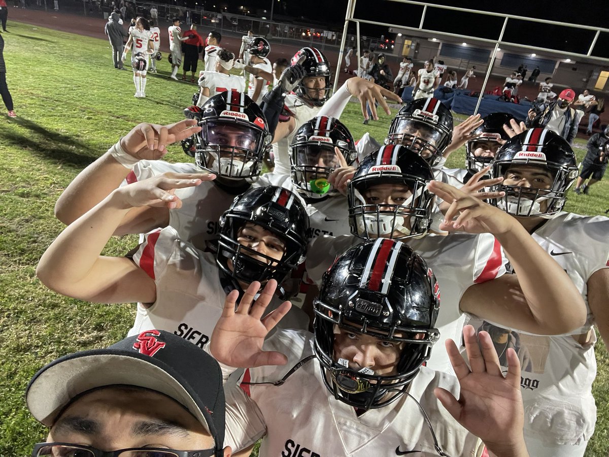 MARQUEE30's tweet photo. Late post. The last ride I had with my senior class. Gonna miss them but more than that gonna miss our interactions we had with each other. An then rest of the team that’s not in this pic. Nothing but love for my boys. #werunBP #SVDONS #seasontoremeber #thebellstillred #DONSUP👊🏼 https://t.co/N6UQD3gPxD