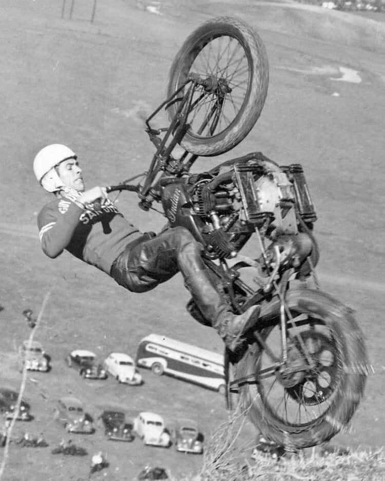 cloud9bikes's tweet image. Sunday morning caption time. How is he going to save that? #motorcycle #motorcycles #motorcyclefail