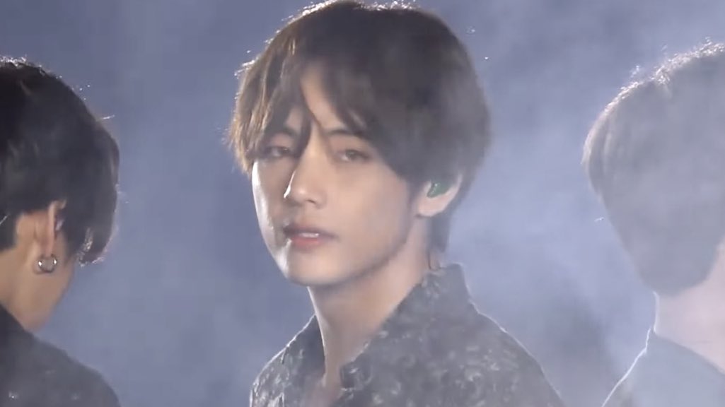 tetesgallery's tweet photo. pied piper taehyung https://t.co/Zzvw1wzZuE