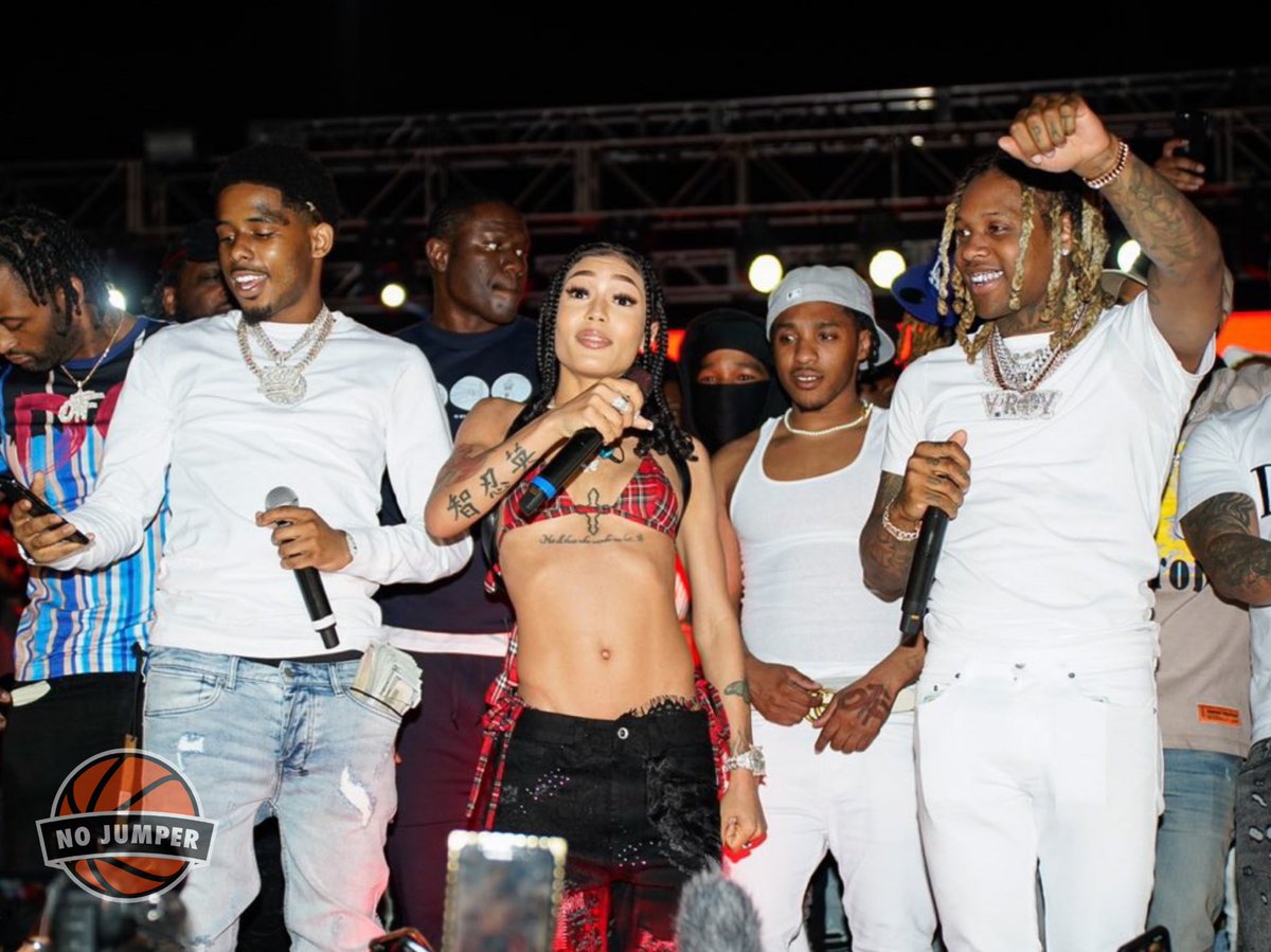 nojumper's tweet photo. There was a shooting at #LilDurk’s “Smurkchella” concert in Arizona. 
👀😳 According to reports, a woman at the front of the stage was grazed in the leg during the show. https://t.co/xXiJHgM0vg
